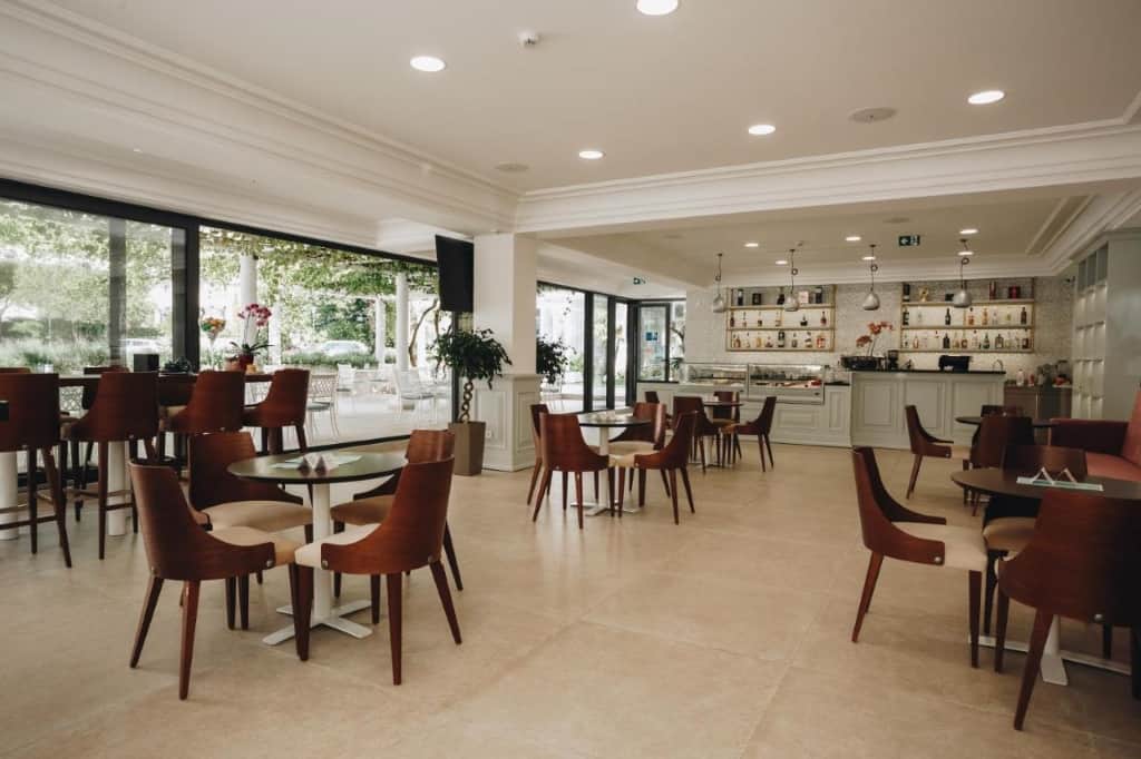 Hotel Montenegro - a newly renovated, bright and family-friendly hotel serving delicious freshly prepared traditional Montenegrin and Mediterranean cuisine