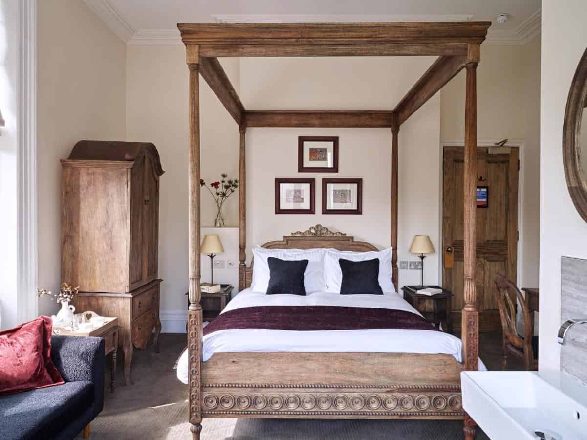 Cotswold Grange - a cozy, charming and historical bed & breakfast1
