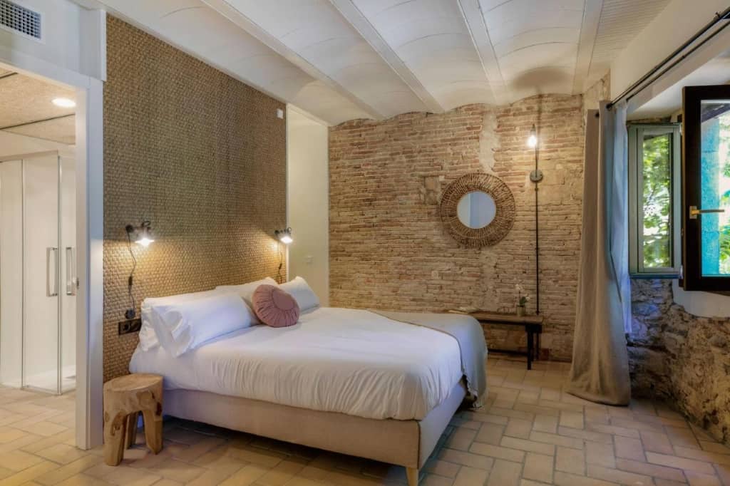 La Comuna Residence Boutique - an industrial-chic, quiet and stylish hotel moments away from the Girona cathedral and Arab Baths Girona