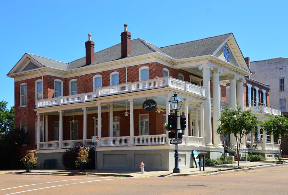 Natchez - best places to visit in the USA in April