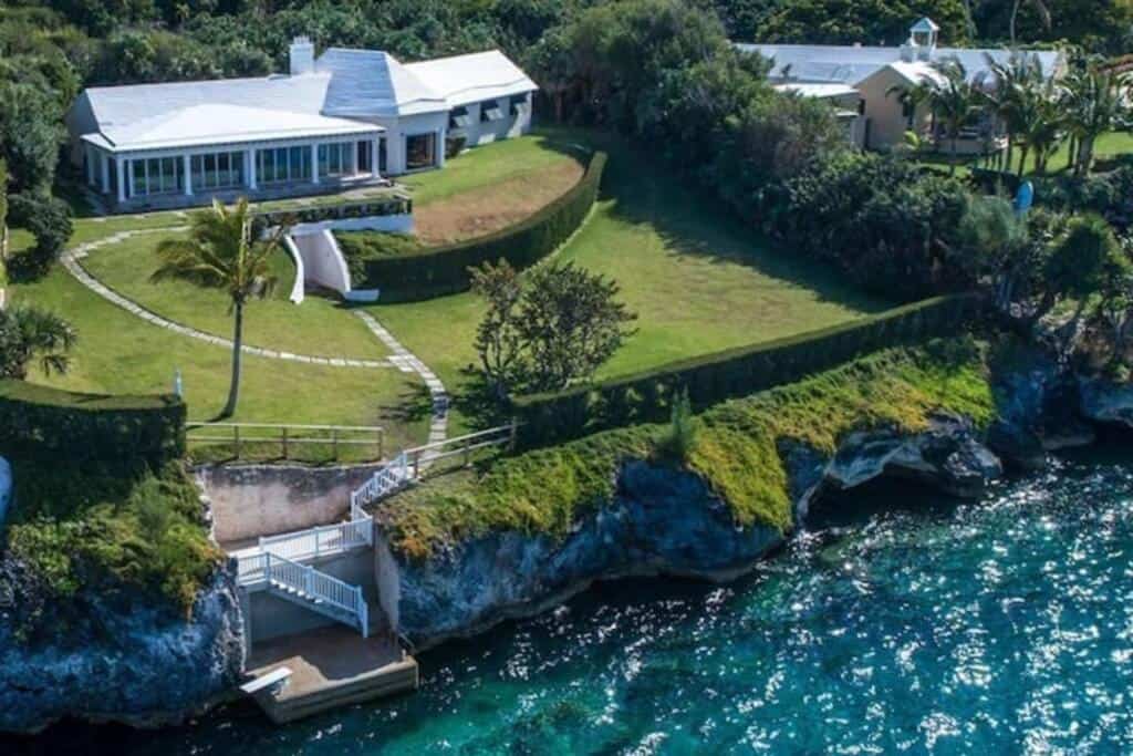 Sound Winds private oceanfront estate with a private tennis court & swim dock Property overview - the perfect villa for large groups and families